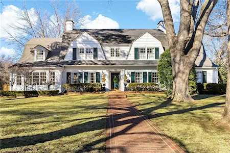 600 W 57th St Kansas City, MO 64113