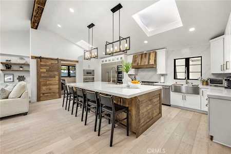 1525 Highland Dr Newport Beach, CA 92660
