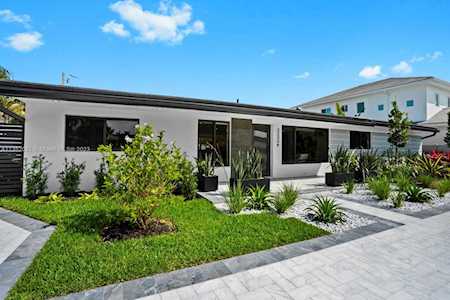 3330 NE 27th Ter Lighthouse Point, FL 33064
