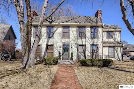 15654 FOUNTAIN HILLS Dr Omaha, NE 68118