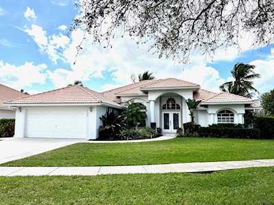 122 Cypress Trace Royal Palm Beach, FL 33411