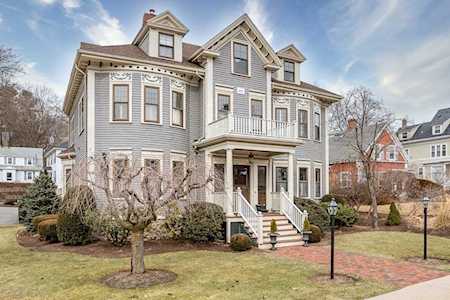 633 Washington St #633 Wellesley, MA 02482