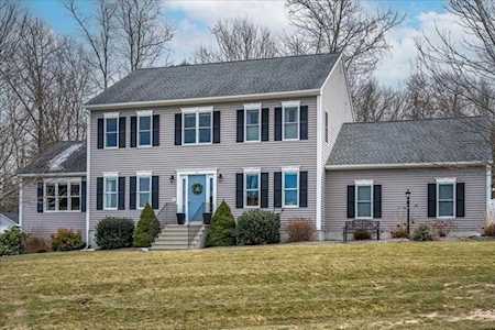 15 Bridle Path Auburn, MA 01501