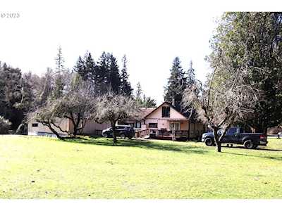 99996 /72 Lone Pine LN Myrtle Point, OR 97458