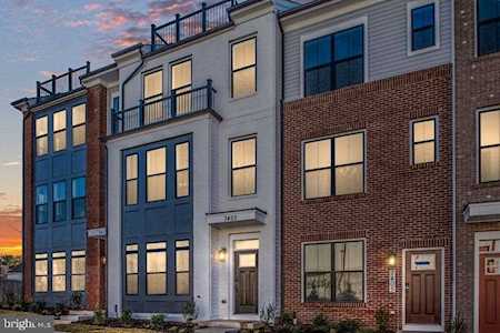 7447 Rocky Creek Terrace Annandale, VA 22003
