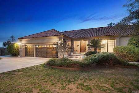 158 Lake Ridge Circle Fallbrook, CA 92028