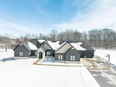 2060 Green Acres Ct De Pere, Village of Hobart, WI 54115