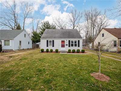 311 Inwood Blvd Avon Lake, OH 44012