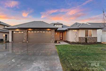 8174 Fountain Brook St. Middleton, ID 83644