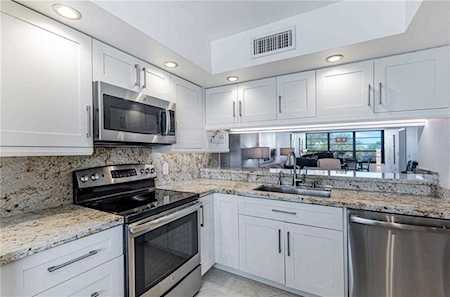 1705 Whitehall Dr #404 Davie, FL 33324