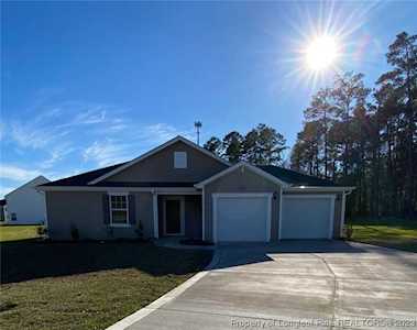 1704 Ennismore Rd Hope Mills, NC 28348