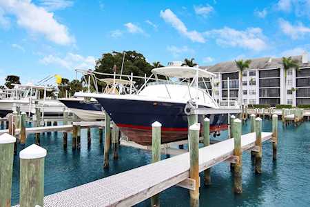 1014 Bay Colony Drive #Slip 18 Juno Beach, FL 33408