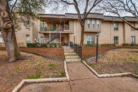 4320 Bellaire Drive S #121W Fort Worth, TX 76109