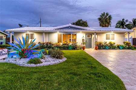 300 SE 8th Ct Pompano Beach, FL 33060