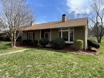8323 Summerglen Circle Charlotte, NC 28227