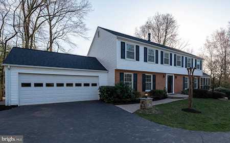 2651 Petersborough St Herndon, VA 20171