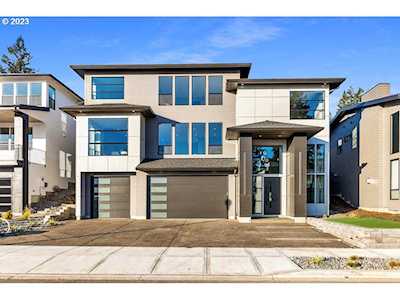525 NE Province DR Camas, WA 98607