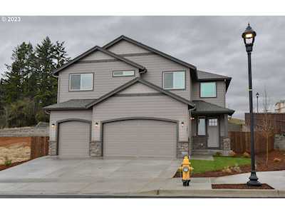 1401 W 16th CIR La Center, WA 98629