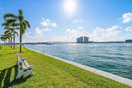 1252 N Sugar Sands Boulevard #135 Singer Island, FL 33404