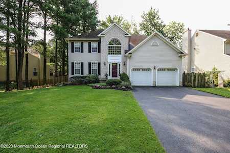 12 Heritage Dr Shrewsbury Boro, NJ 07702