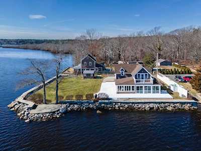 123 Nelsons Grove Road Lakeville, MA 02347