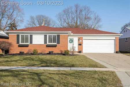14210 Houghton St Livonia, MI 48154