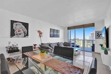1850 S Ocean Dr #2009 Hallandale Beach, FL 33009