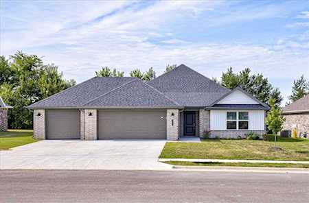 305 Pennington Ave Prairie Grove, AR 72753