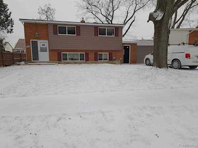 19004 Brentwood St Livonia, MI 48152