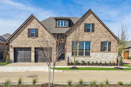 2011 Spotted Fawn Drive Arlington, TX 76005