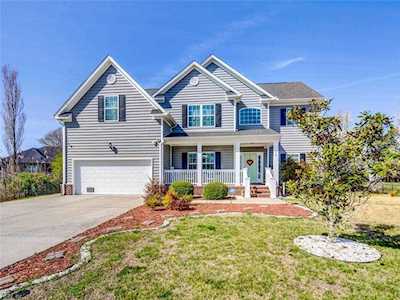 244 Deepwater Dr Chesapeake, VA 23322