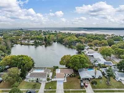604 Bay Lake Trl Oldsmar, FL 34677