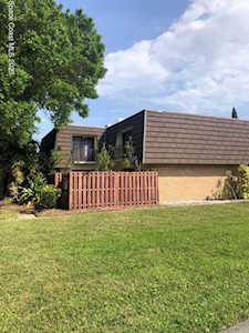 1618 NE Vista Oaks Circle Palm Bay, FL 32905