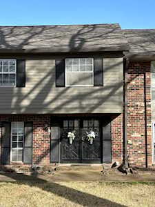 1697 Hobbits Glen Dr Germantown, TN 38138