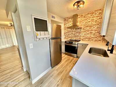 111 E 1st ST Jacksonville, FL 32206