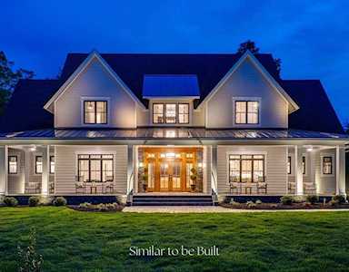 22 Meadow Lane Southborough, MA 01772