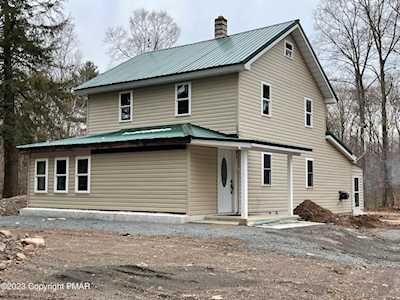 902 Bear Lake Rd Thornhurst, PA 18424