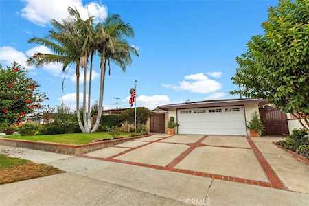 2924 Royal Palm Dr Costa Mesa, CA 92626
