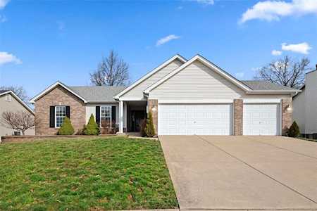1429 Sunview Dr O'fallon, MO 63366