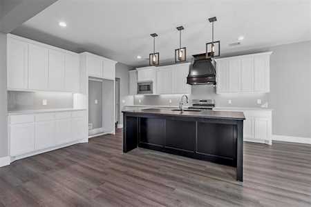 160 Lakeview Circle Pilot Point, TX 76258