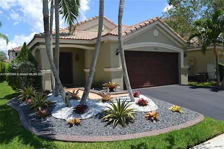 1482 Canary Island Dr Weston, FL 33327