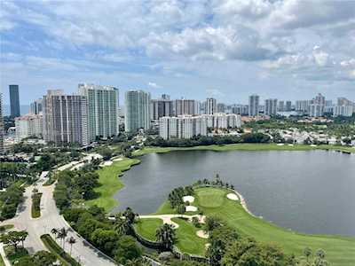 3675 N Country Club Dr #PH3 Aventura, FL 33180