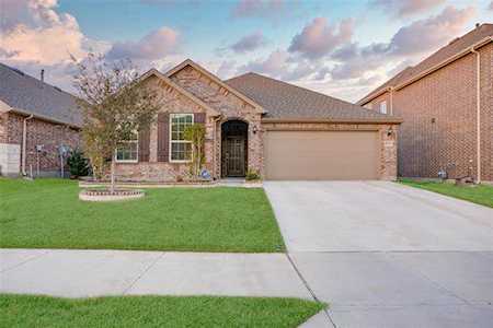 1056 Pinnacle Breeze Drive Fort Worth, TX 76052