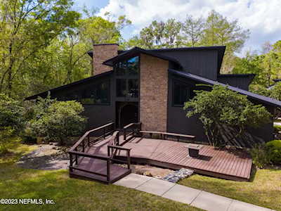 2792 Woody PL Jacksonville, FL 32216