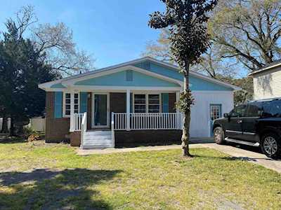 335 Sparrow Dr. Surfside Beach, SC 29575