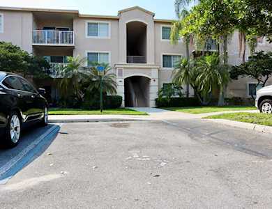 5051 Wiles Road #208 Coconut Creek, FL 33073
