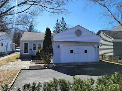 31337 Lake Rd Bay Village, OH 44140