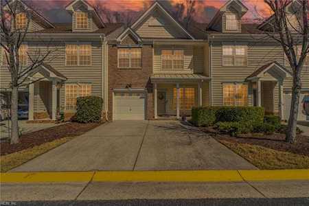 964 Lambourne Ln Virginia Beach, VA 23462