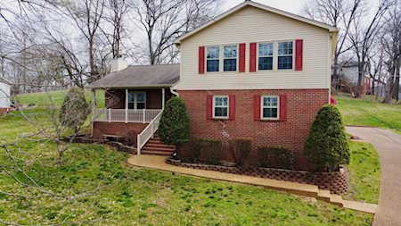 1022 Newmans Trl Hendersonville, TN 37075