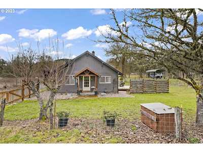 31678 Cottage Grove Lorane RD Cottage Grove, OR 97424